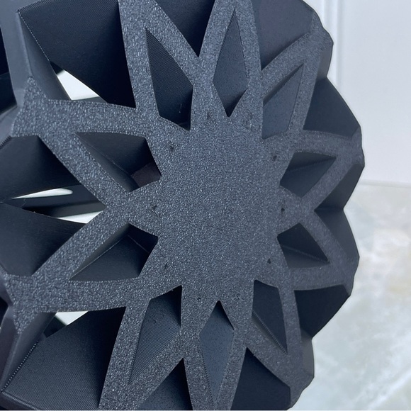 Modern Vase, The Vukan Vase, Flower Vase, Dried Flowers - Picture 6 of 7